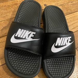 Nike Slides Women’s 9.5